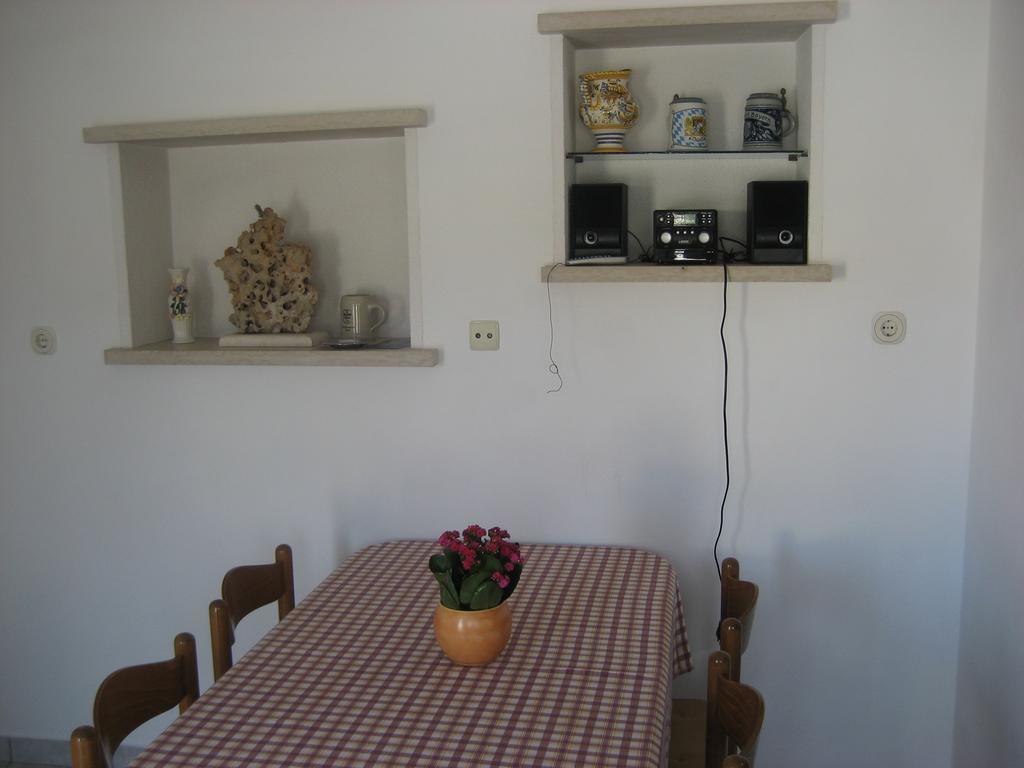 Apartments Katica Lumbarda Oda fotoğraf